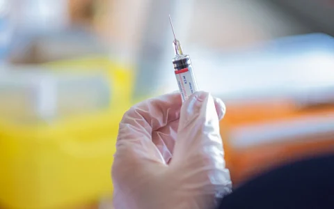 Administration des vaccins du calendrier vaccinal par les préparateurs : formation obligatoire !